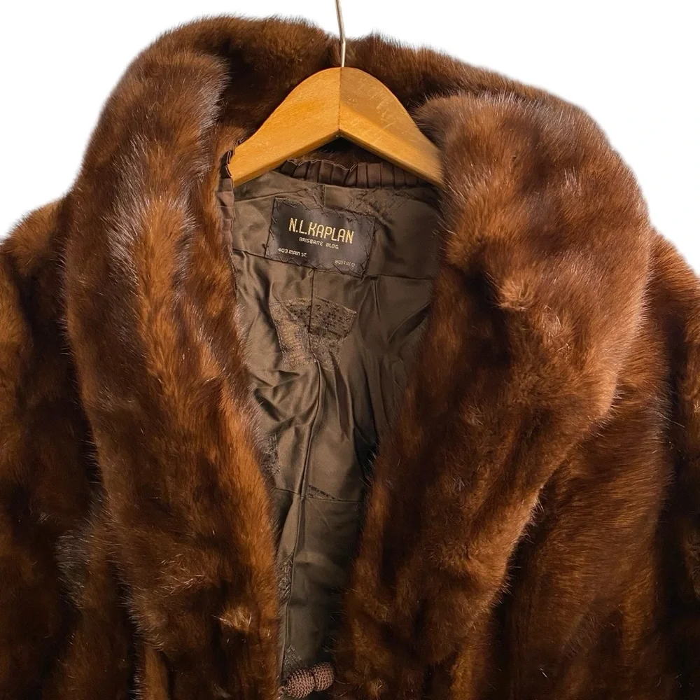Vintage 50’s / 60’s N.L. Kaplan Brown Real Fur Shawl - Picture 3 of 13